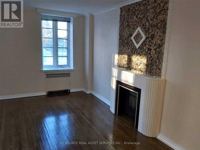 Photo du bâtiment - 707-707 Eglinton Ave W
