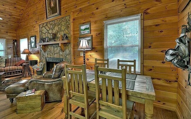 Foto del edificio - 245 Mountain Ridge