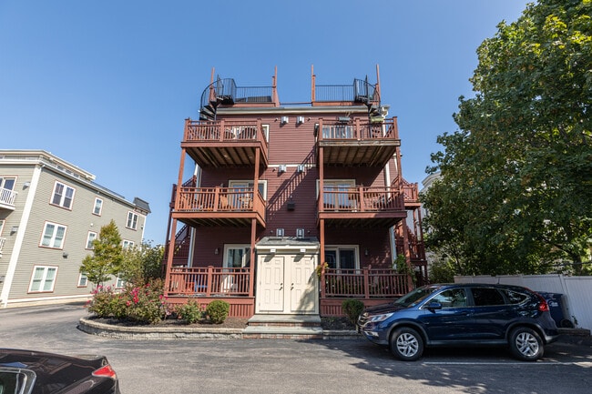 Building Photo - 27 Mount Vernon St