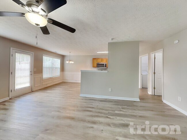 Foto del edificio - 597 Shadow Valley Ct