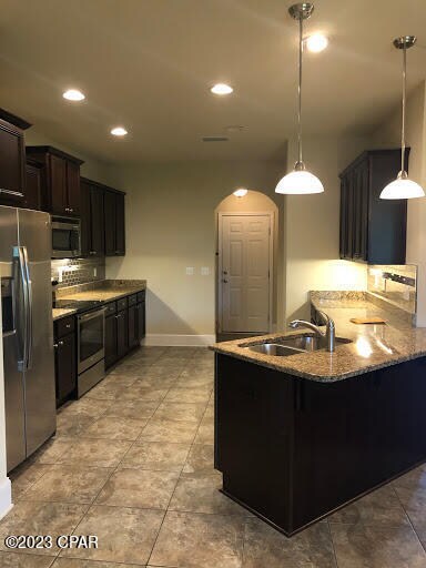Foto del edificio - 1205 Topsail Ct