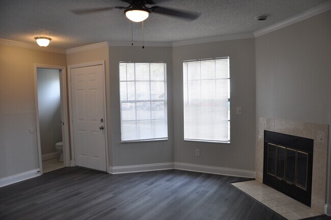 Building Photo - 2982 Embassy Ct