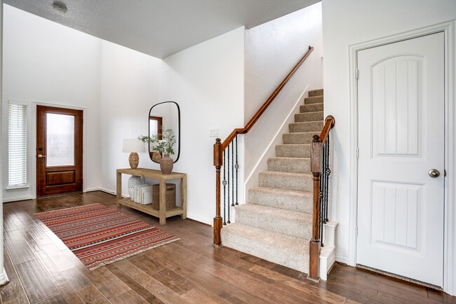 Building Photo - 4546 Frost Ave