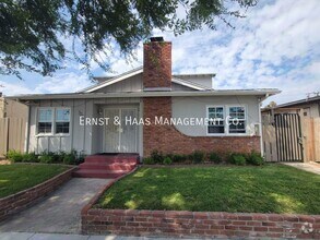 Building Photo - 3211 E Wilton St