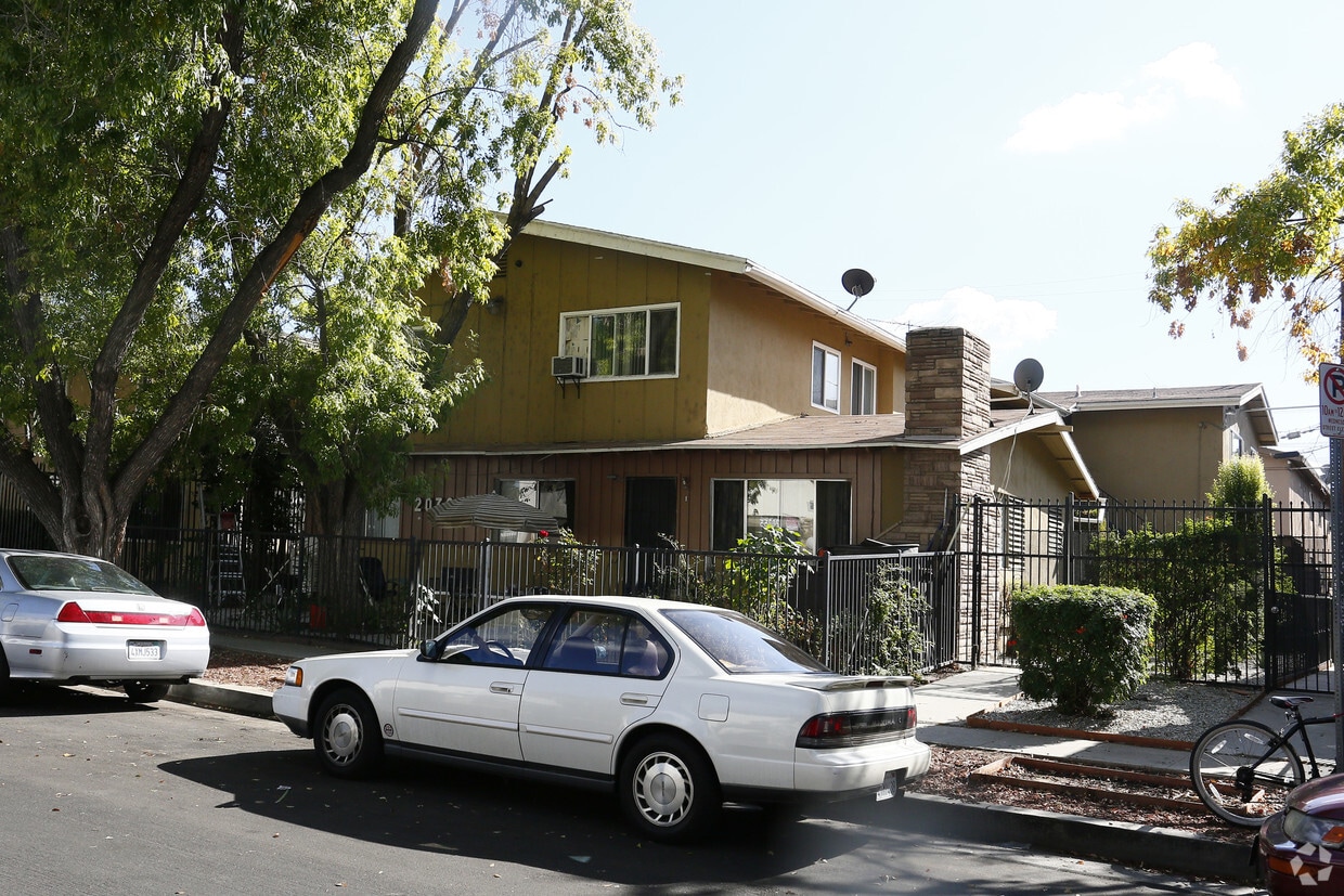 Building Photo - Hartland Apartments