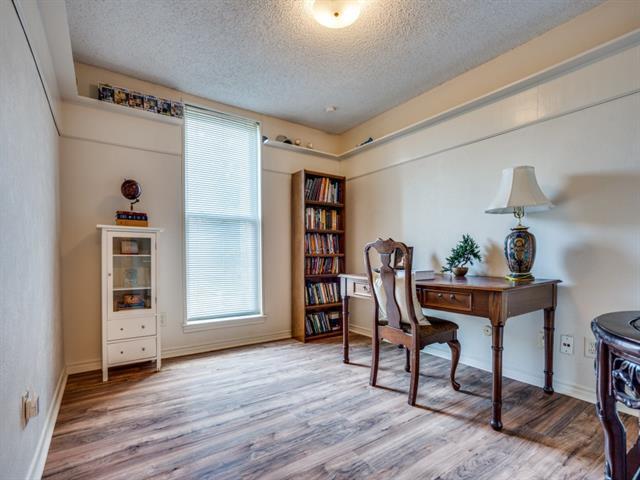 Foto del edificio - 806 St Paul Ct