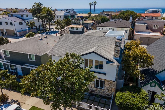 Building Photo - 1585 Miramar Dr