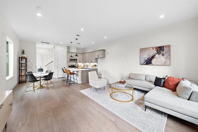 Foto del edificio - 2626 W Tidwell Rd