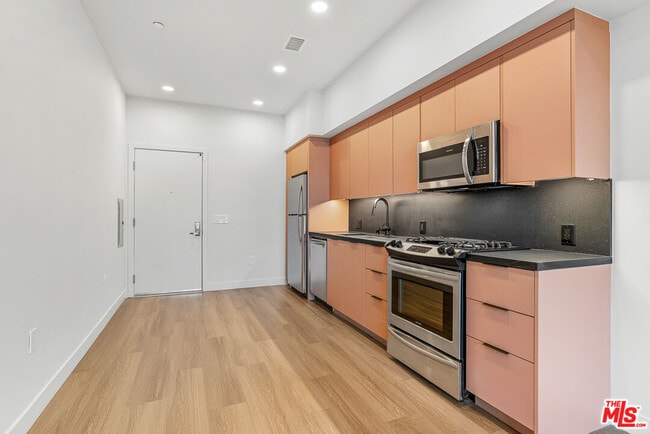 Building Photo - 10601 Washington Blvd