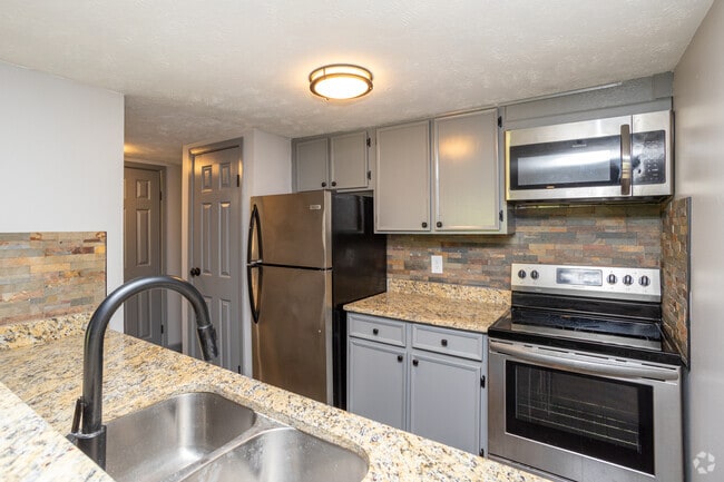 Interior Photo - Reserve at the Knolls