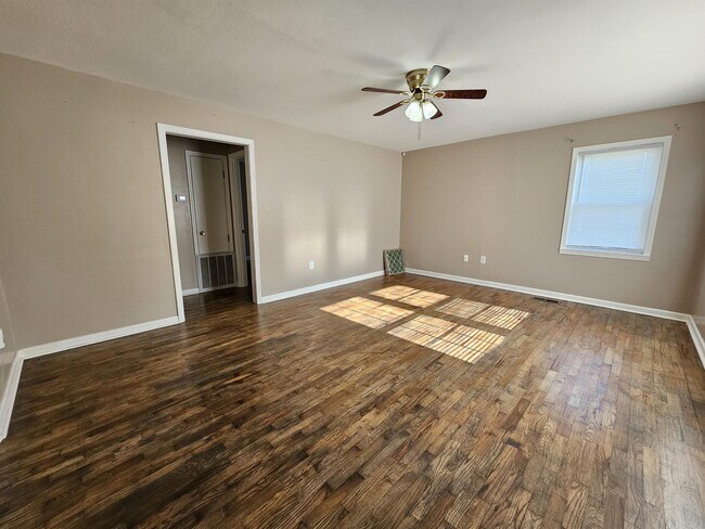 Building Photo - 1009 Oakdale St