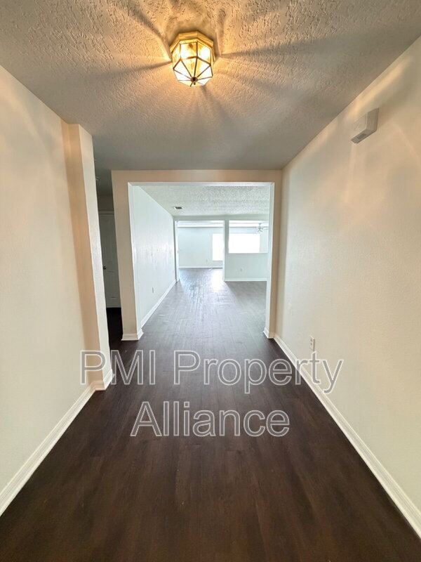 Foto del edificio - 1153 Elderberry Dr