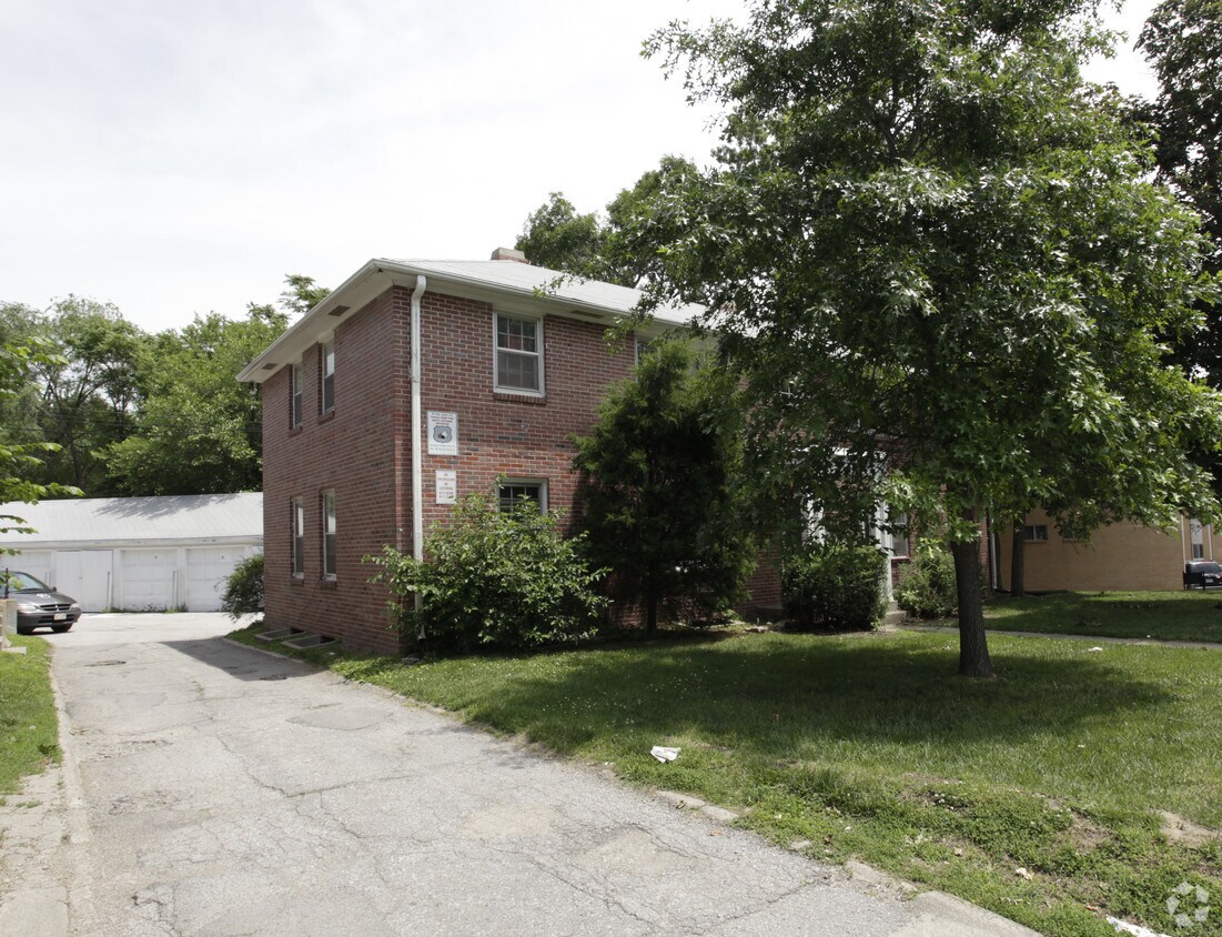 Building Photo - Benson Apartments