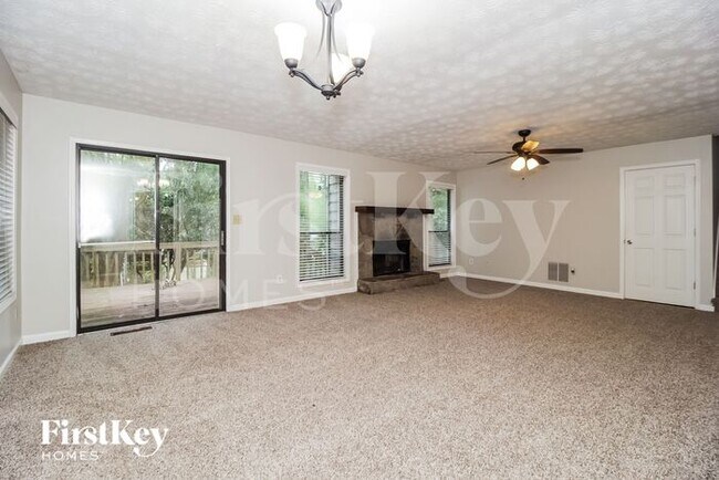 Building Photo - 5823 Stonehaven Dr NW