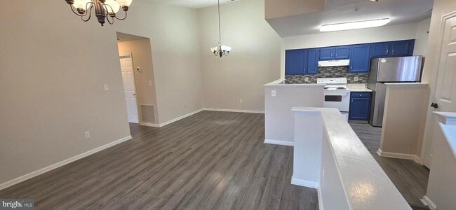 Foto del edificio - 9381 Scarlet Oak Dr