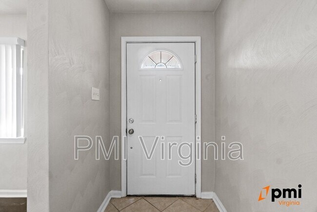 Foto del edificio - 3877 Windsor Woods Blvd