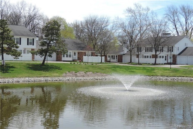 Foto del edificio - 42253 Old Pond Cir