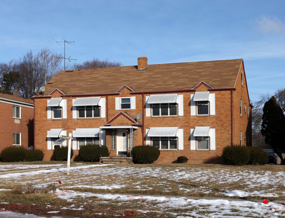 Primary Photo - 1384 N Cove Blvd