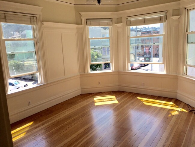 Building Photo - 698 S Van Ness Ave