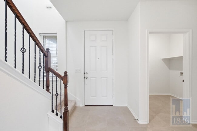 Foto del edificio - 7812 Song Sparrow Dr.