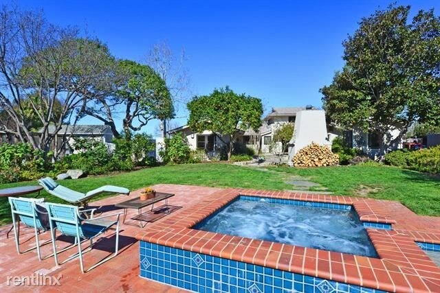 Primary Photo - 450 Lirio St