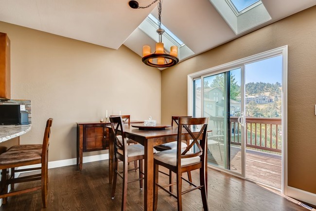 Building Photo - 770 Chimney Creek Dr