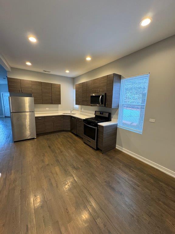 Foto principal - 2750 W Cermak Rd