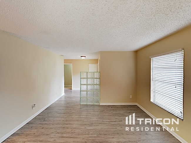 Building Photo - 2405 Eagle Chase Drive Palm Harbor FL