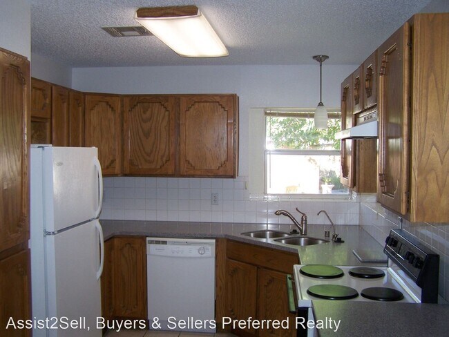 Foto del edificio - 3 br, 2 bath House - 902 Mimosa Ave.