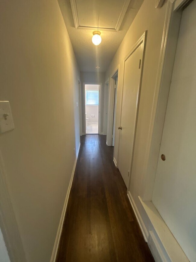 Building Photo - 3450 Glenshaw Dr