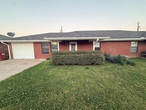 Building Photo - 2502 Patrick Dr