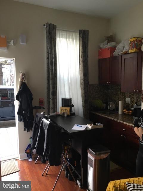 Foto del edificio - 1833 N 19th St