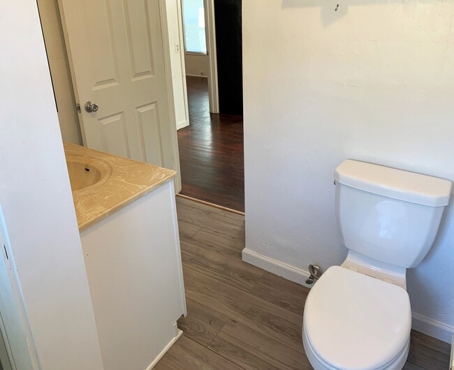 Bathroom - 2044 Humboldt Rd