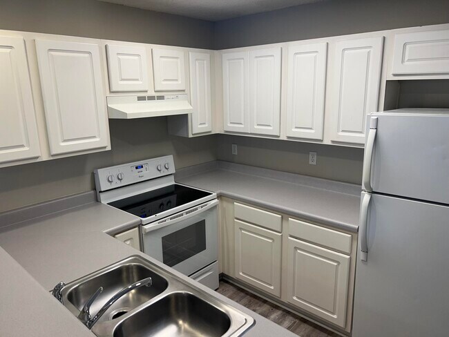 Building Photo - 2263 Whitman Ln