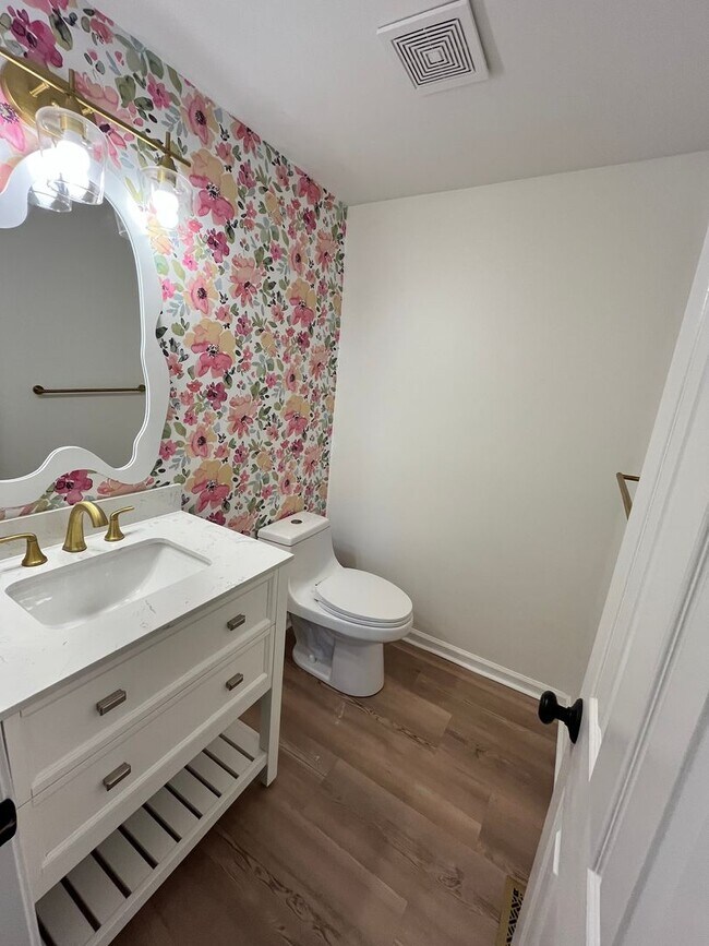 Foto del edificio - 3 Bedroom Single Family Home in Liverpool