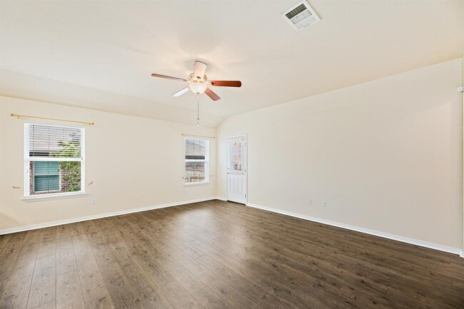Building Photo - 5916 Montrelia Dr