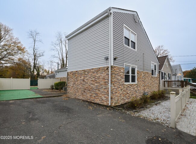 Foto del edificio - 136 7th St