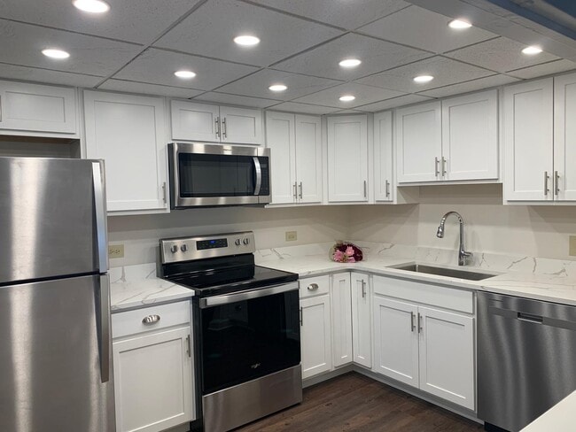 Building Photo - 13200 W Heiden Cir