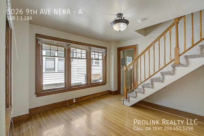 Foto del edificio - 5026 9th Ave NE
