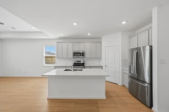 Building Photo - 9743 Avalon Vw Dr