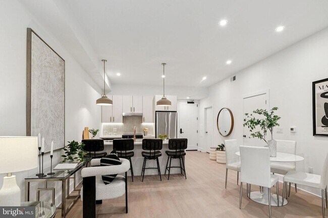 Foto del edificio - 30 W Allens Ln