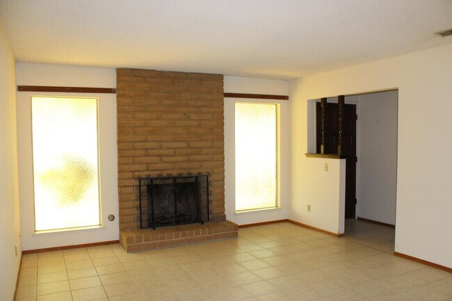 Foto del edificio - 1985 Lynn Ln