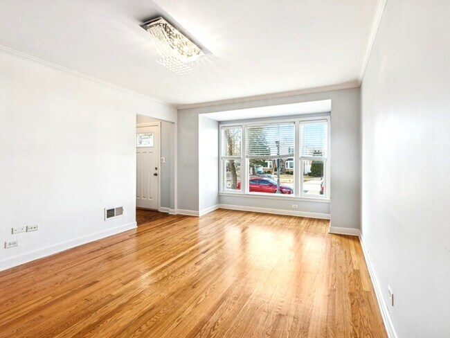 Foto del edificio - 4509 N Narragansett Ave