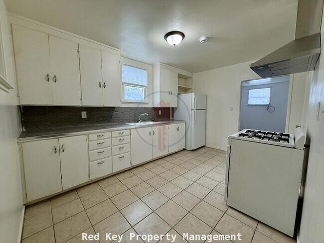 Foto del edificio - Utah Ave Triplex #2