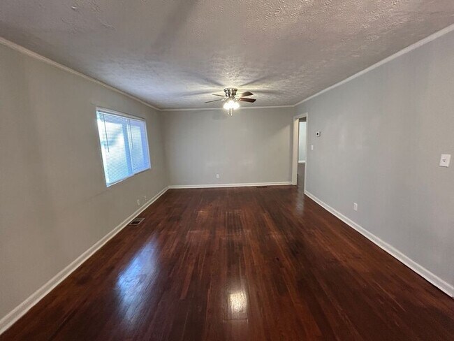 Foto del edificio - 76 Schell Rd SE