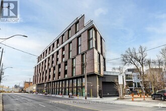 Building Photo - 2625-2625 Dundas St W