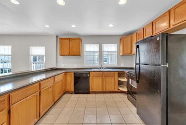 Building Photo - 1009 Elkin St