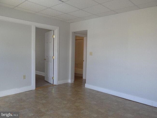 Building Photo - 510 Maple St