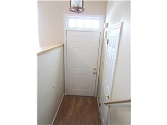 Foto del edificio - 320 Palmerston Ct