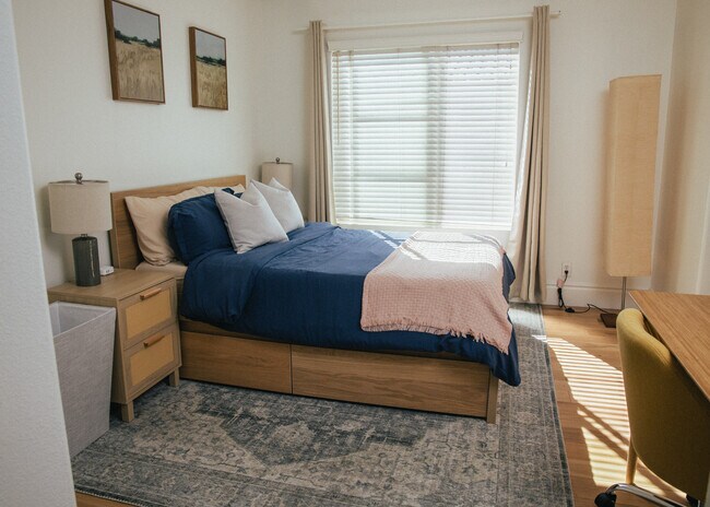 Foto del edificio - 1752 Grand Ave